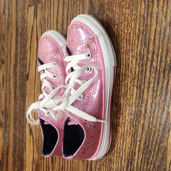 Converse Shoes - Picture 2 of 8